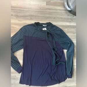 Zeagoo NWT Size XXXXL, navy and green shirt pit to pit 21. Length 25